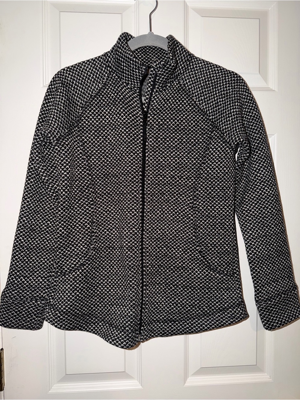 T by Talbots Black and White Birds Eye Patterned Mock Neck Zip Jacket